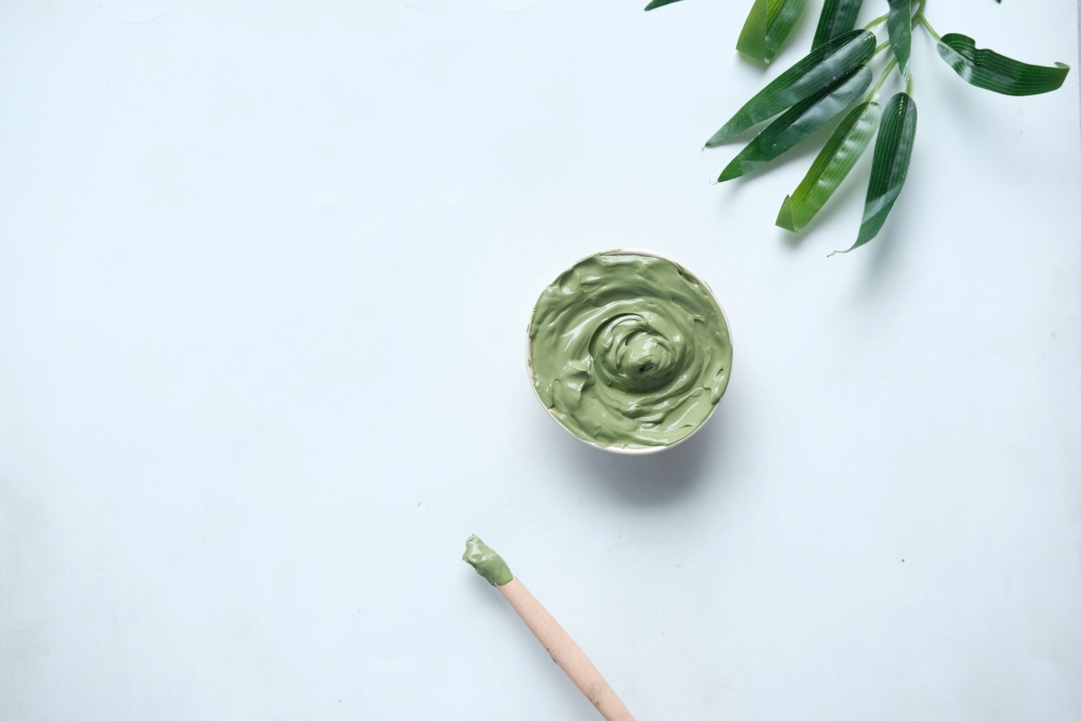 Kako napraviti masku od zelene gline za akne i masnu kožu - recepti sa zelenom glinom